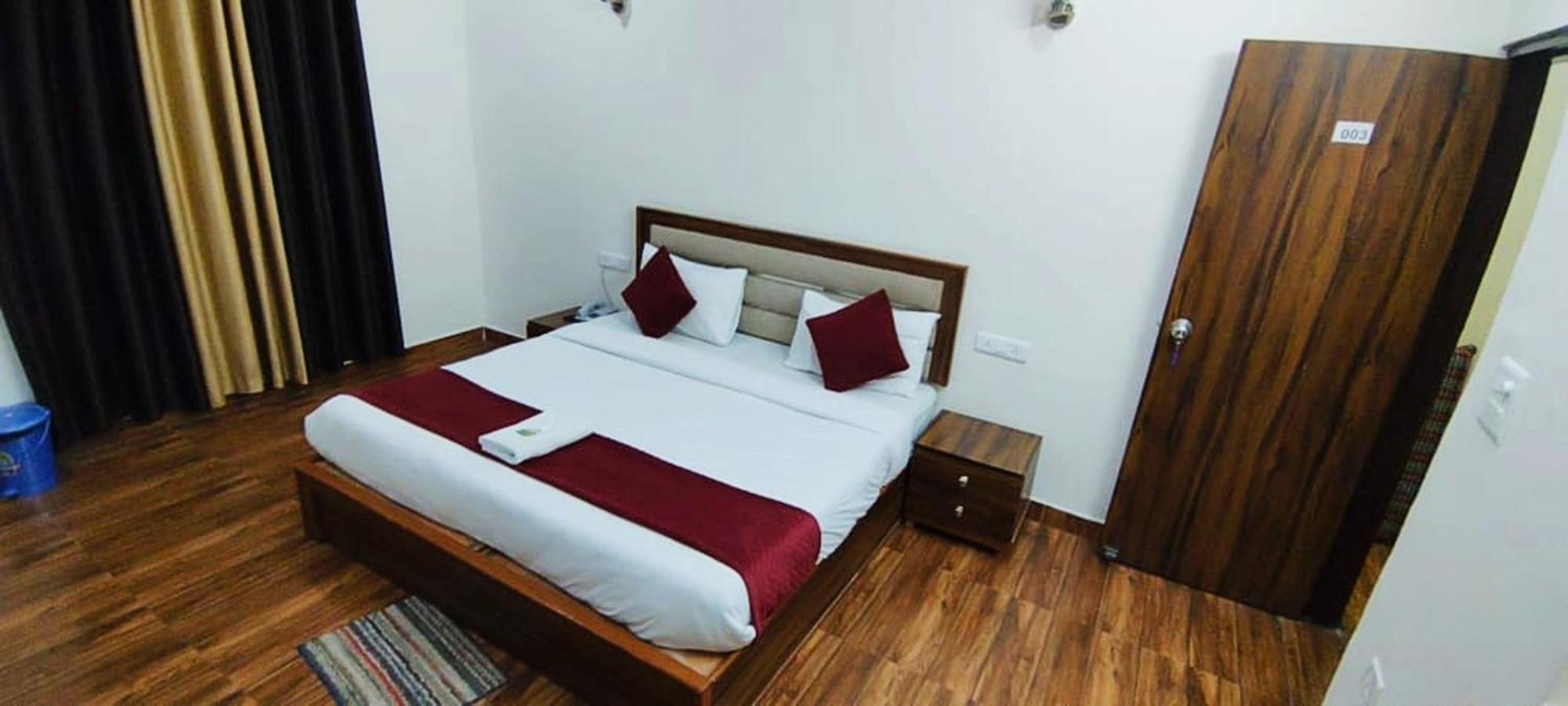 Luxury Rooms In Safdarjung Enclave Near Aiims & Safdarjung Hospital New Delhi Luaran gambar