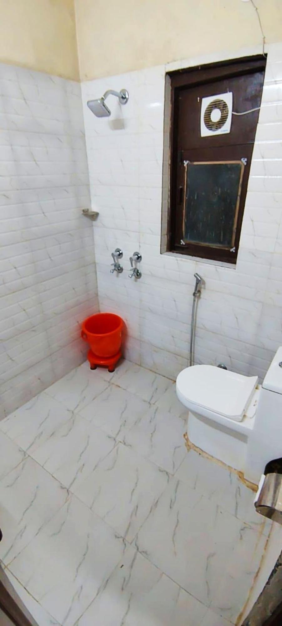 Luxury Rooms In Safdarjung Enclave Near Aiims & Safdarjung Hospital New Delhi Luaran gambar