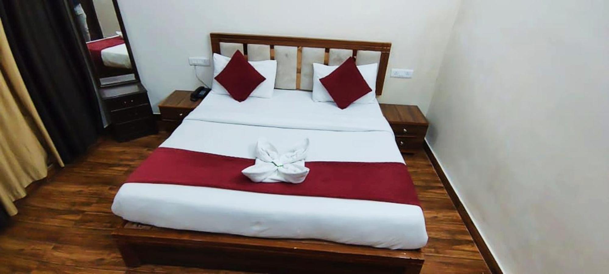 Luxury Rooms In Safdarjung Enclave Near Aiims & Safdarjung Hospital New Delhi Luaran gambar