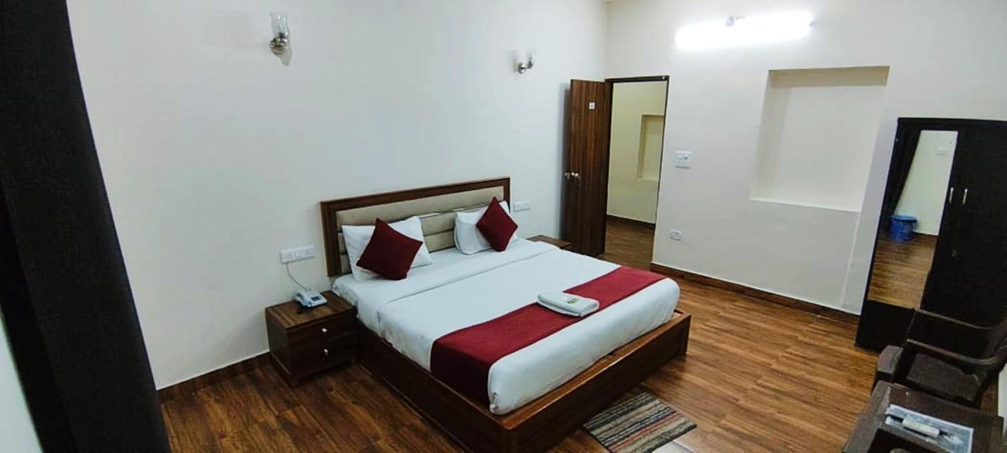 Luxury Rooms In Safdarjung Enclave Near Aiims & Safdarjung Hospital New Delhi Luaran gambar