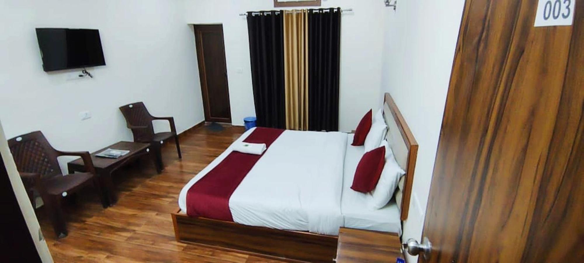 Luxury Rooms In Safdarjung Enclave Near Aiims & Safdarjung Hospital New Delhi Luaran gambar