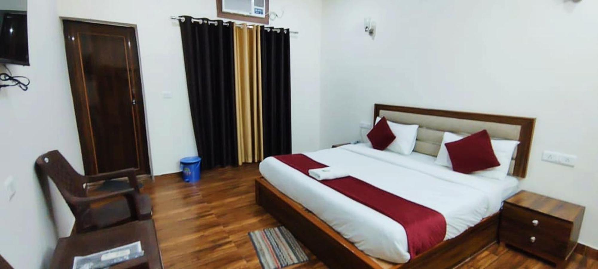 Luxury Rooms In Safdarjung Enclave Near Aiims & Safdarjung Hospital New Delhi Luaran gambar
