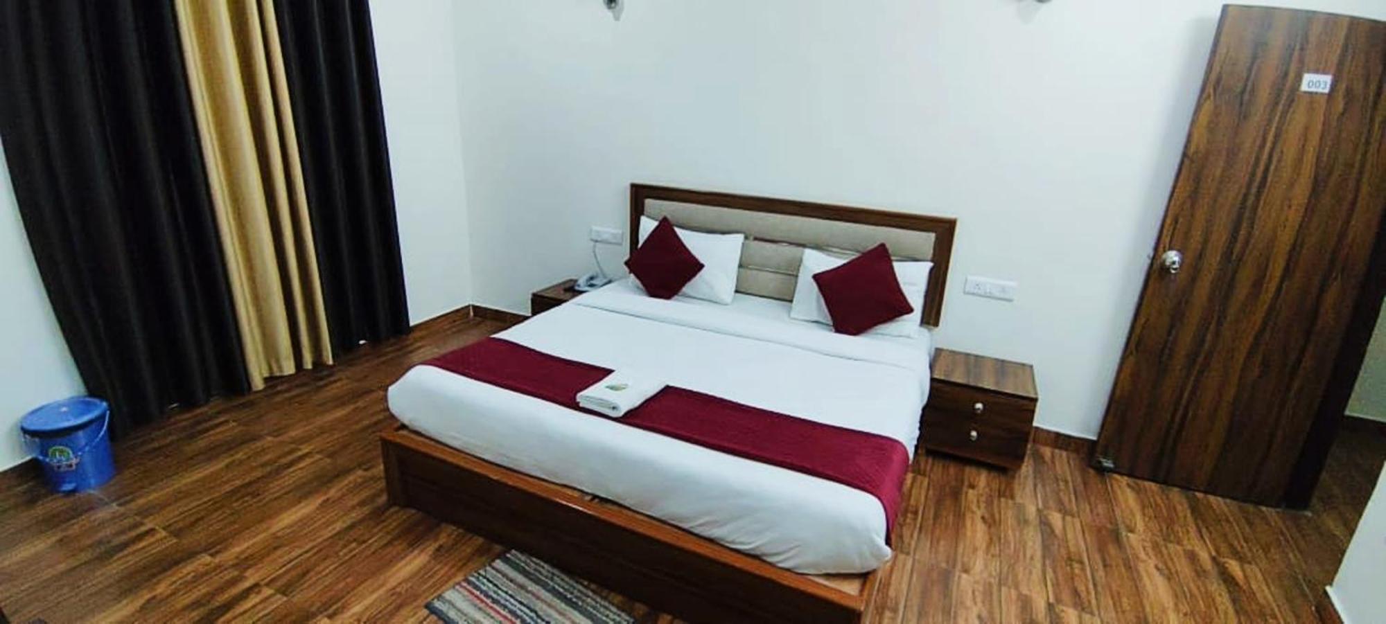 Luxury Rooms In Safdarjung Enclave Near Aiims & Safdarjung Hospital New Delhi Luaran gambar
