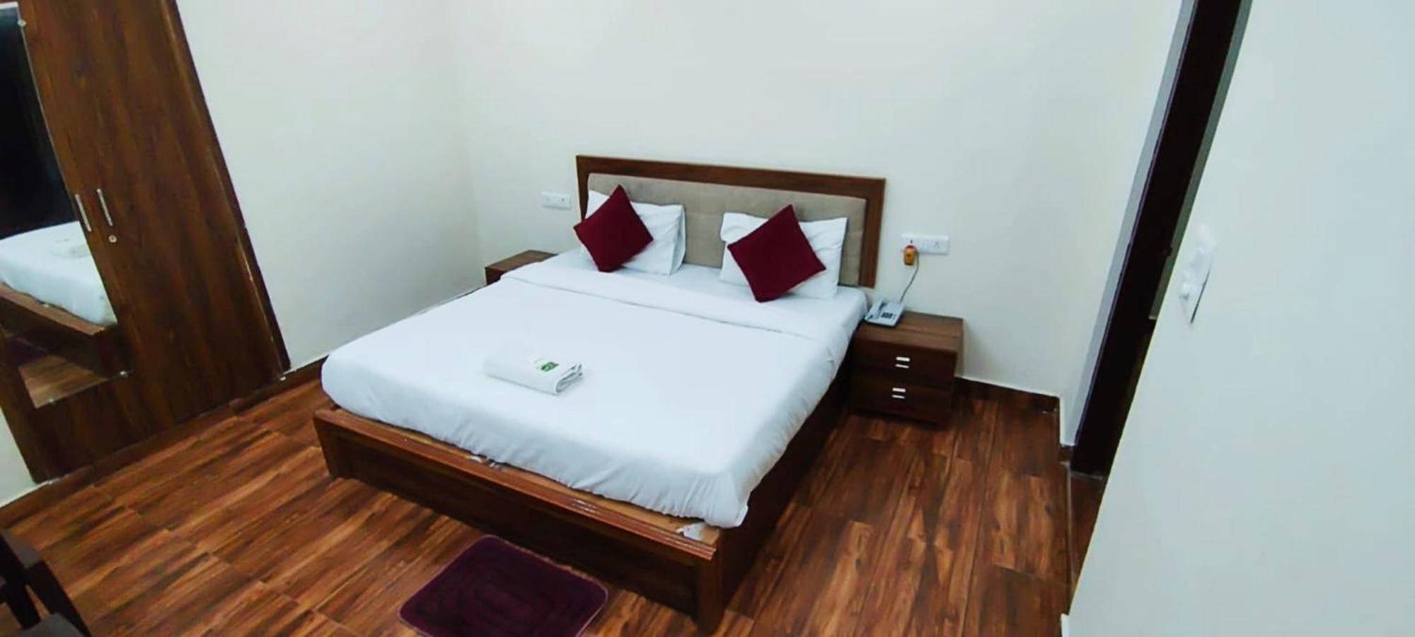 Luxury Rooms In Safdarjung Enclave Near Aiims & Safdarjung Hospital New Delhi Luaran gambar