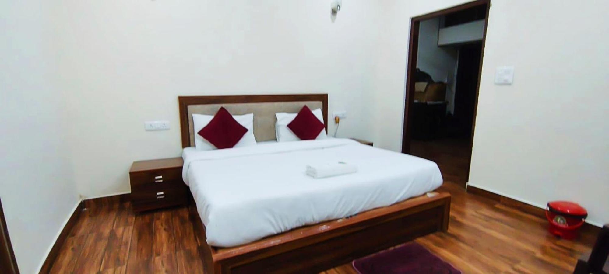 Luxury Rooms In Safdarjung Enclave Near Aiims & Safdarjung Hospital New Delhi Luaran gambar